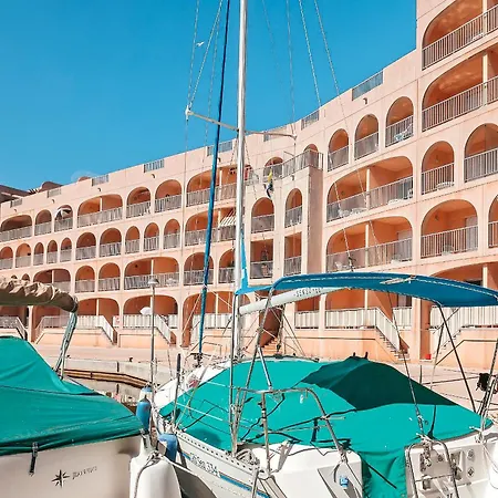 Pierre Et Le Port 3*