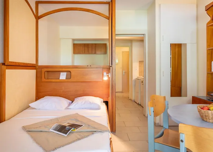 Apartahotel Résidence Pierre Et Le Port Hyères