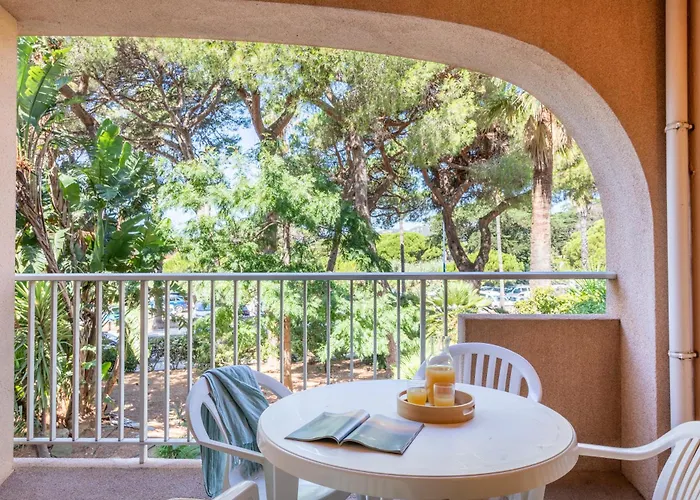 Résidence Pierre Et Le Port Apartahotel Hyères