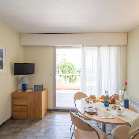 Résidence Pierre Et Le Port Appart hôtel